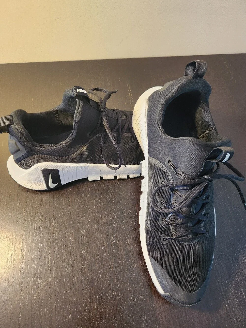 Nike Men’s Black and White Free Metcon